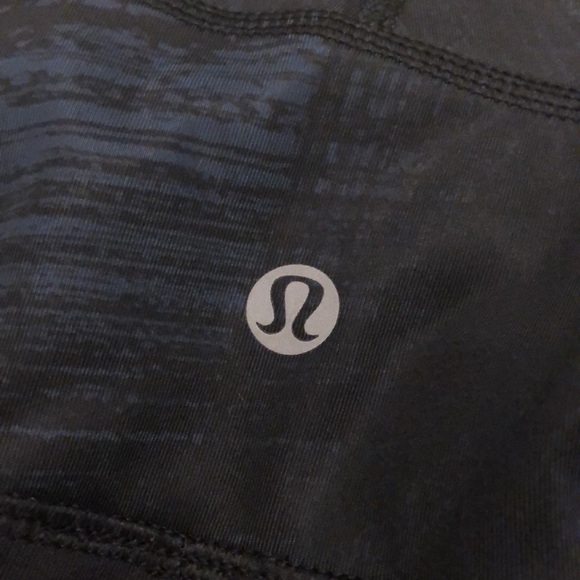 Lululemon Fresh Mesh Run Crop Wind Chill Deep Navy  25” Inseam w Pockets Size 4 - Picture 9 of 16